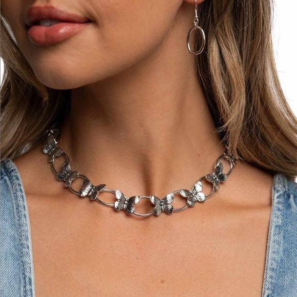 Butterfly Build - Silver Necklace - Picture 2 of 4